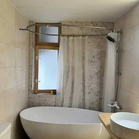 Novozrekonstruovany 81m2 Exkluzivny V Centre Mesta