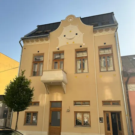 Novozrekonstruovany 81m2 Exkluzivny V Centre Mesta